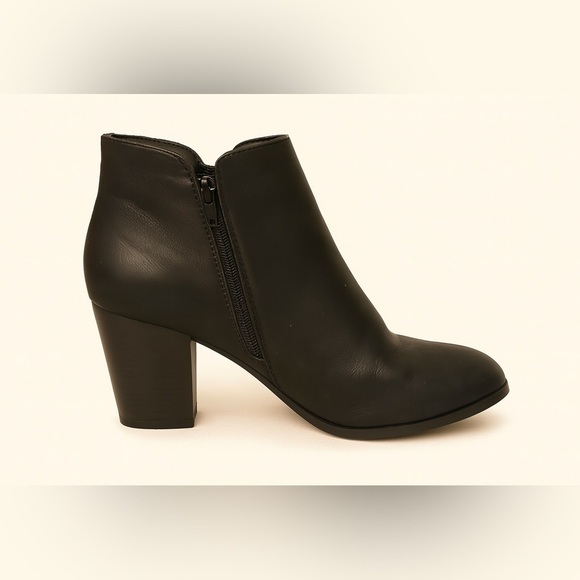 Style & Co Black Heeled Ankle Boots | Women’s 10.5M | Zip Closure | Classic - Picture 2 of 5